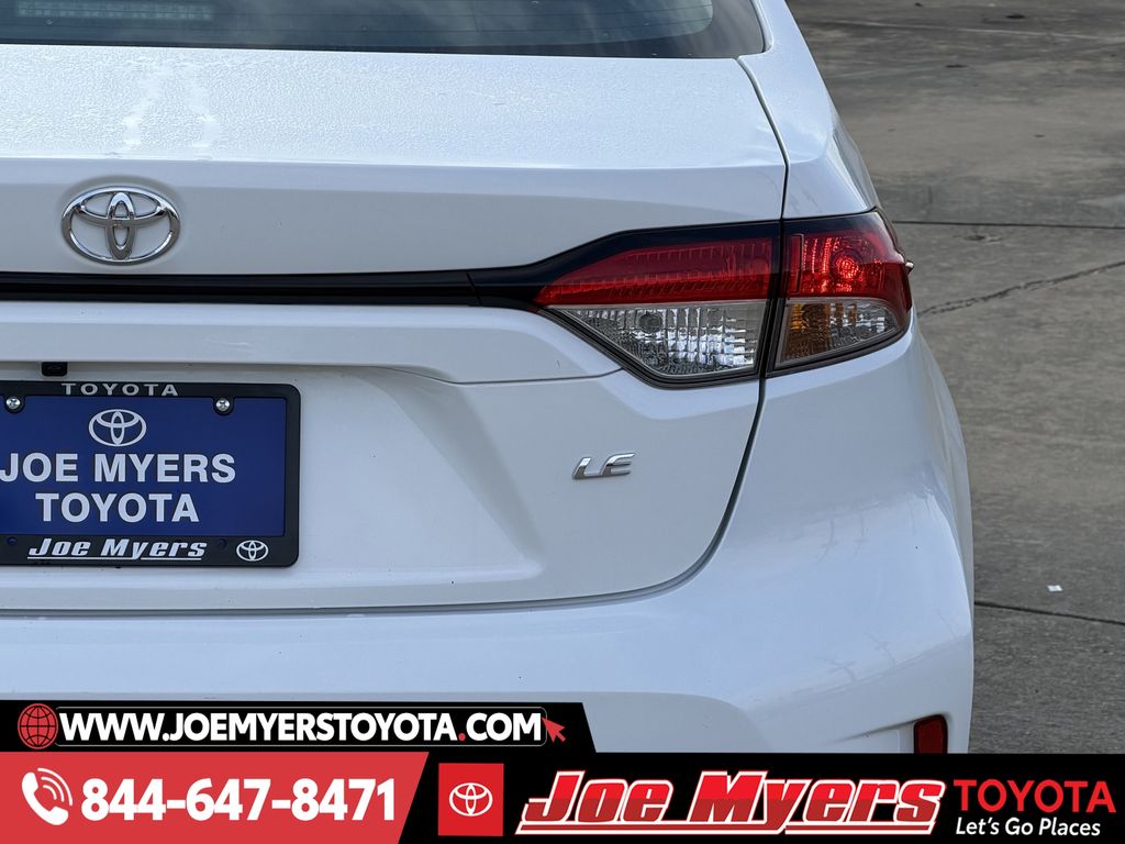 Used 2024 Ice Cap Toyota LE image 9