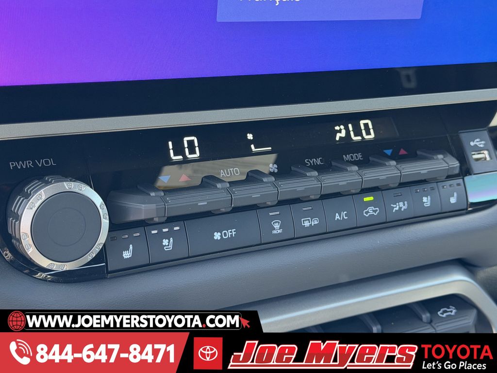 New 2026 Wind Chill Pearl Toyota Platinum image 18