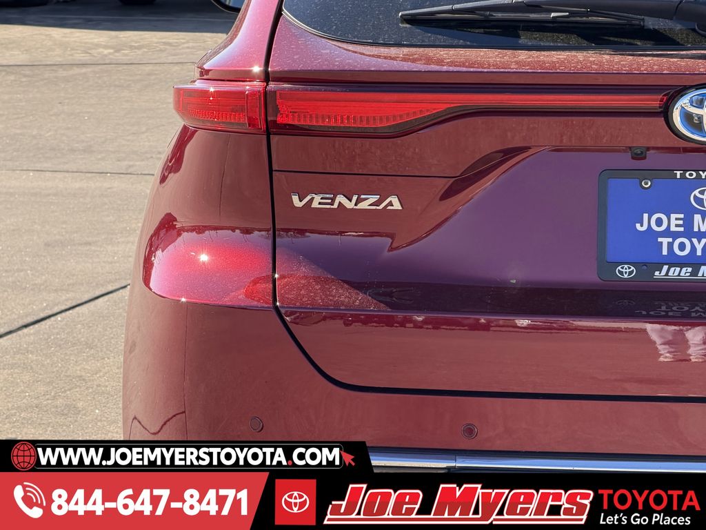 Used 2022 Ruby Flare Pearl Toyota XLE image 10