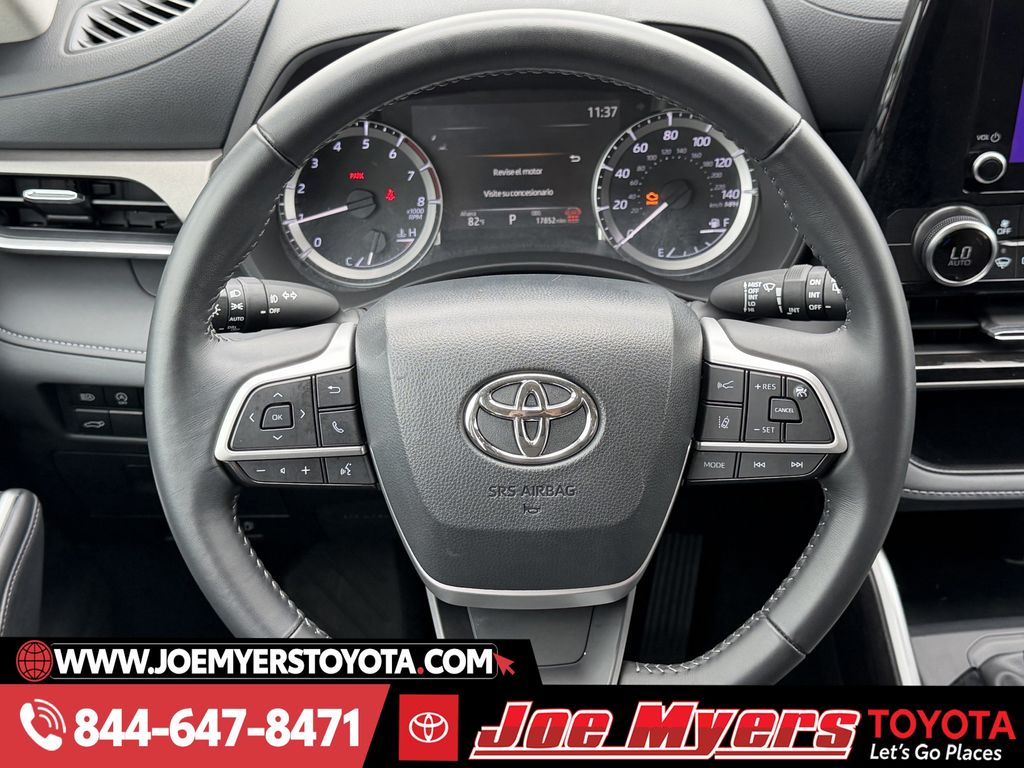 Used 2025 Midnight Black Metallic Toyota LE image 15