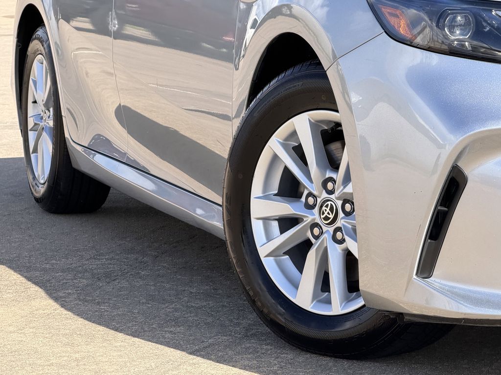 2025 Toyota Camry LE - Photo 12