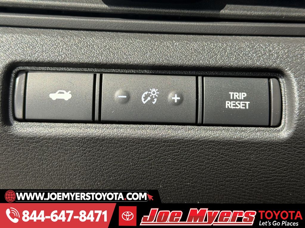 Used 2025 Gun Metallic Nissan 2.5 SV image 24