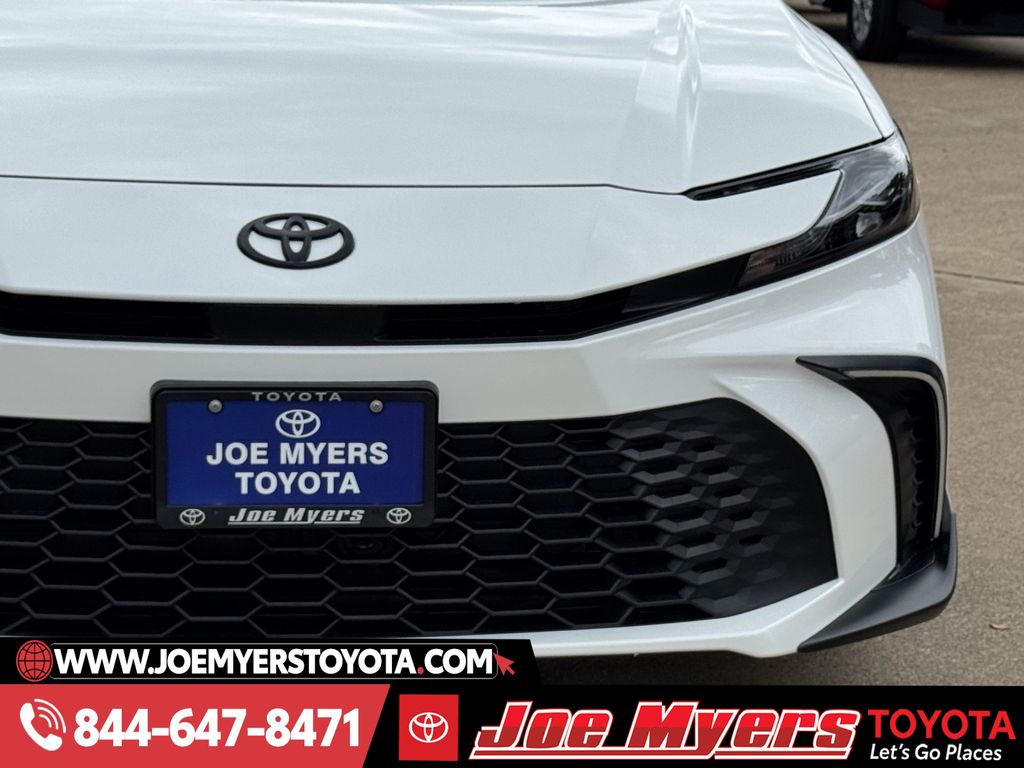 New 2026 Ice Cap Toyota SE image 4