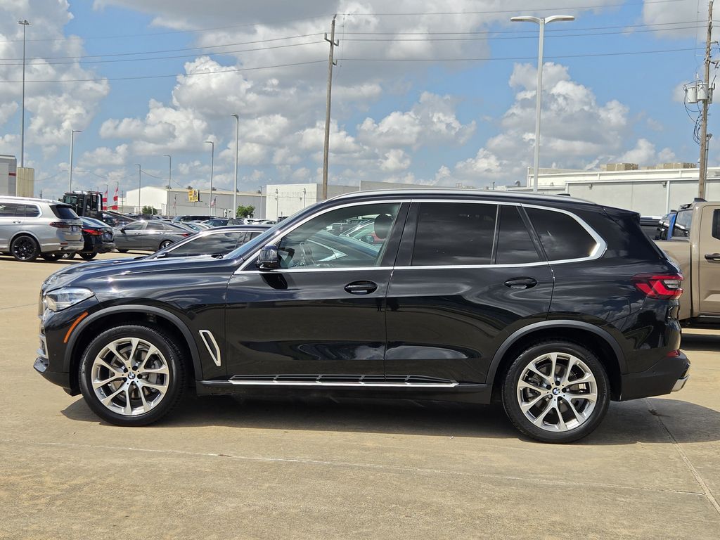 Used 2023 Black Sapphire Metallic BMW sDrive40i image 6