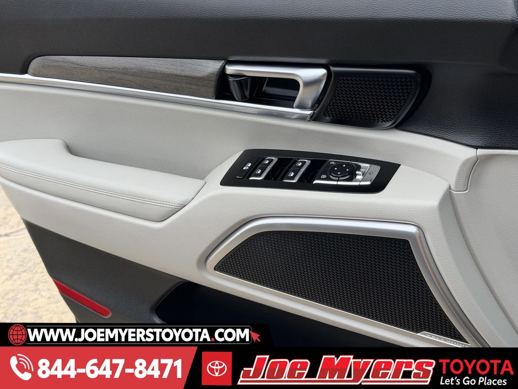 Used 2022 Gravity Gray Kia EX image 25