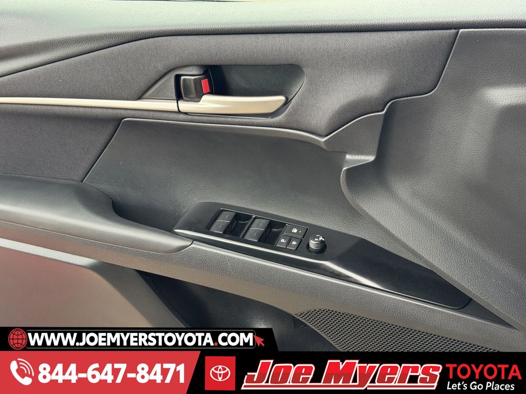 Used 2025 Underground Toyota LE image 26