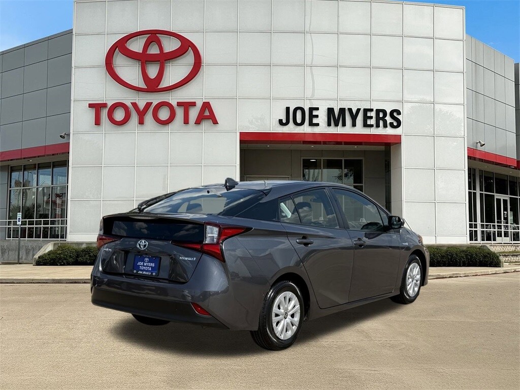 2022 Toyota Prius LE photo 4