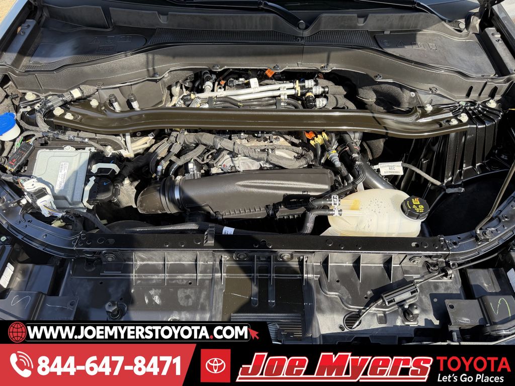 Used 2025 Gray Metallic Ford ST-Line image 31