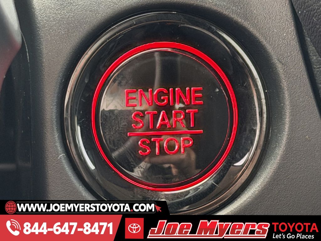 Used 2025 Urban Gray Pearl Honda LX image 19