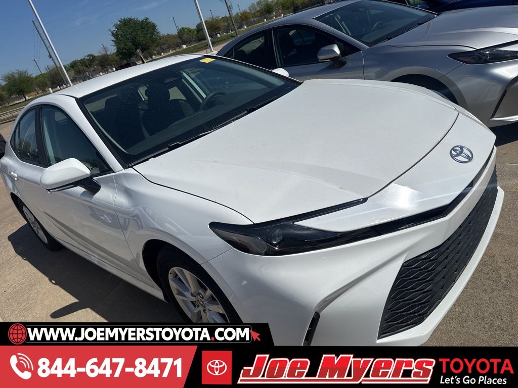 Used 2025 Ice Cap Toyota LE image 6