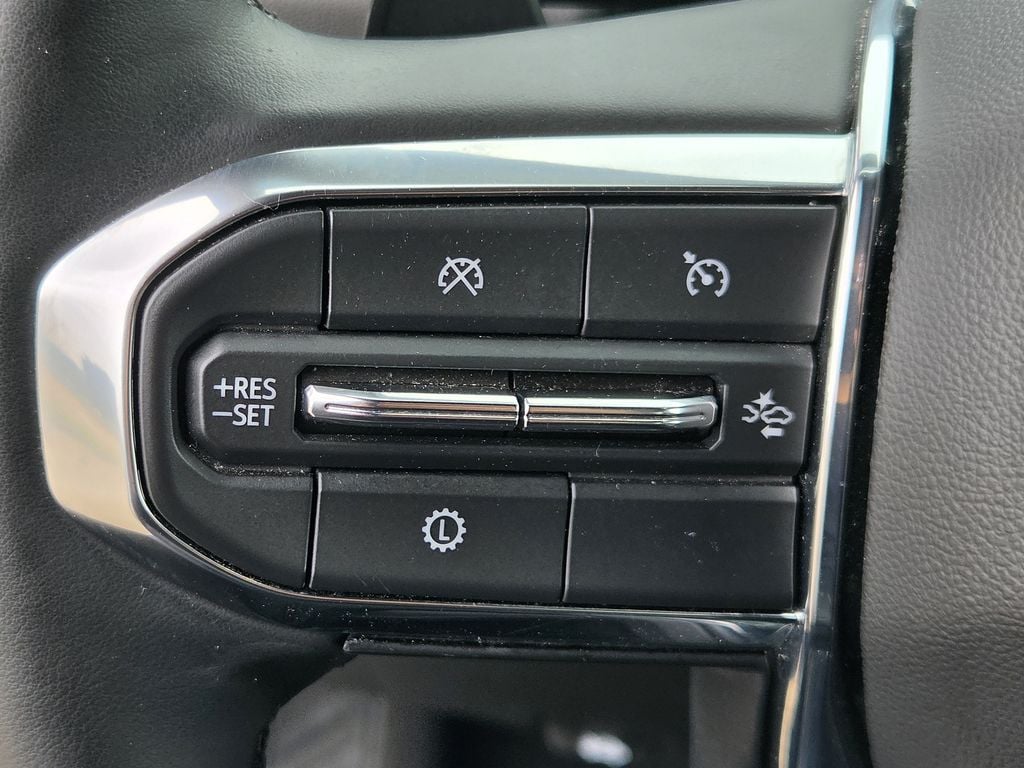 Used 2025 Summit White GMC Denali image 23