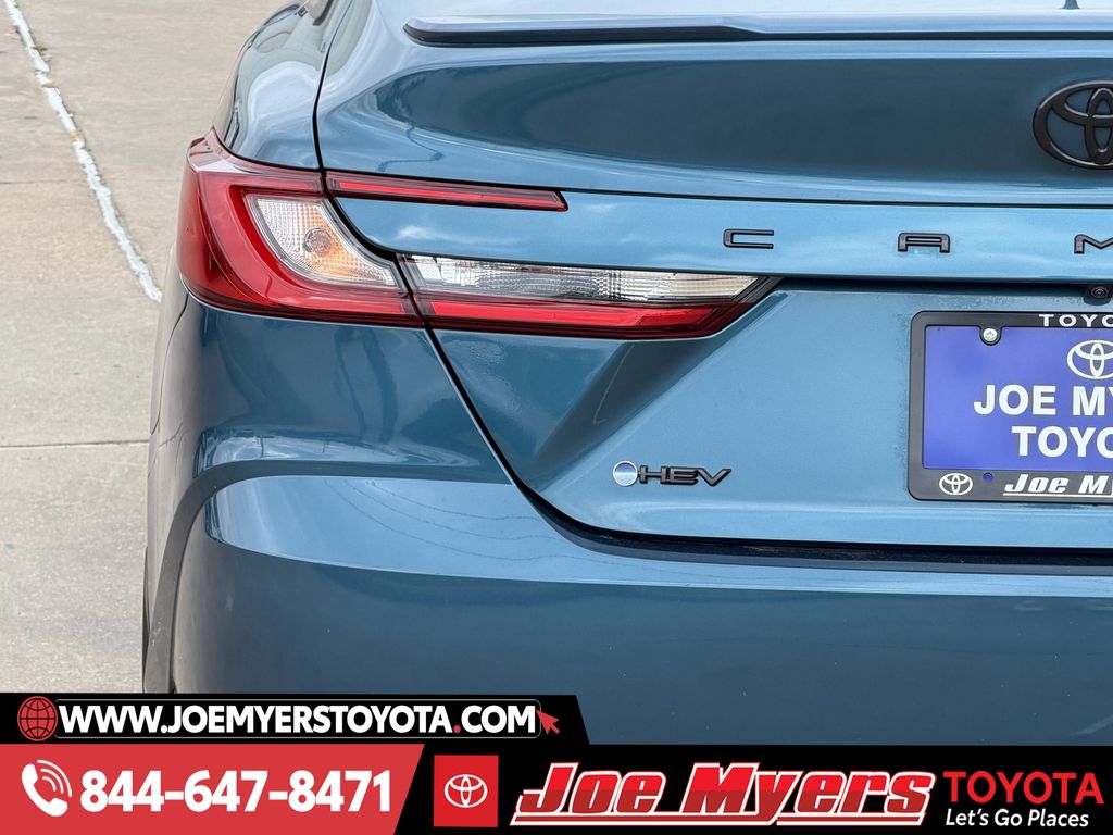 Used 2025 Ocean Gem Toyota SE image 10