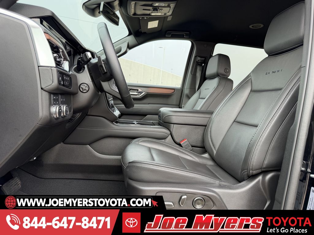 Used 2025 Onyx Black GMC Denali image 26