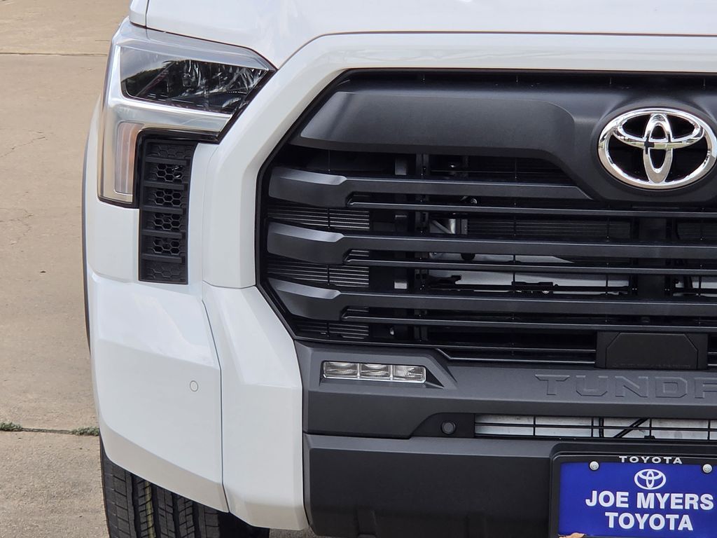 New 2026 Ice Cap Toyota SR5 image 5