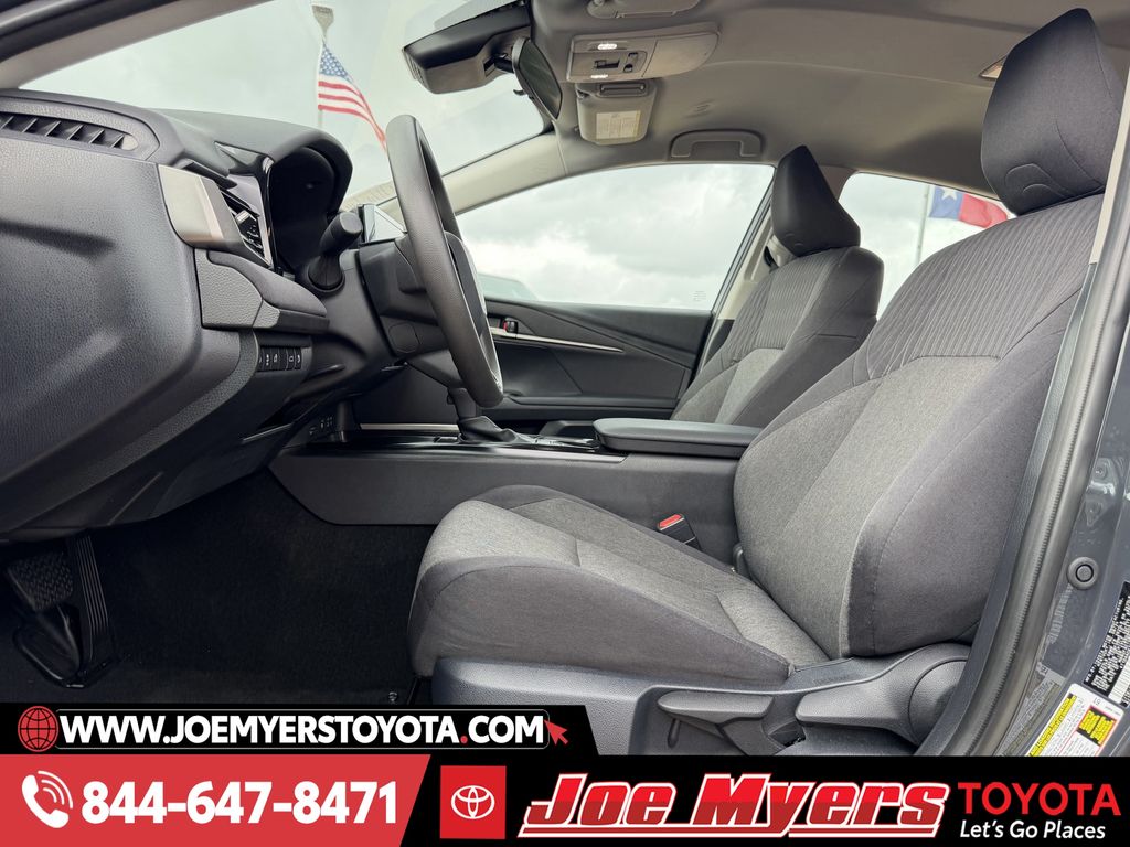 Used 2025 Underground Toyota LE image 27