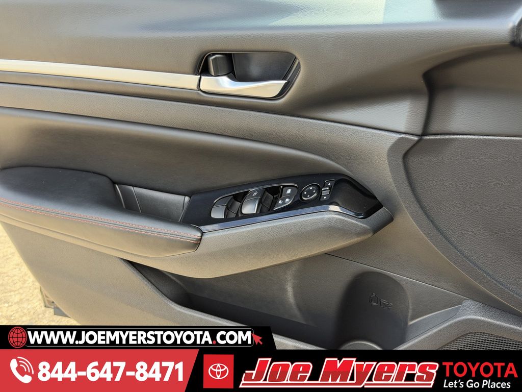 Used 2025 Super Black Clearcoat Nissan 2.5 SR image 26