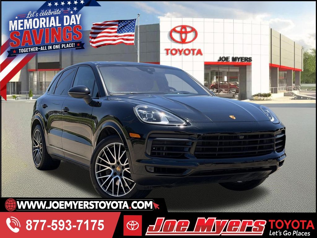 2023 Porsche Cayenne Platinum Edition's photo