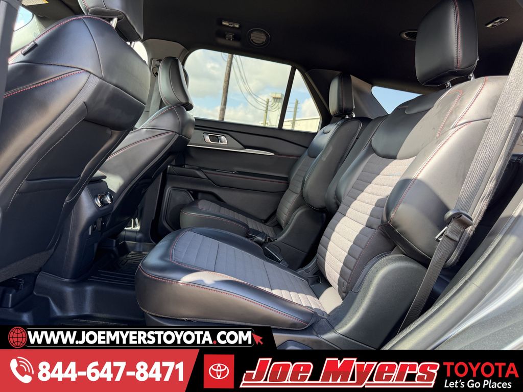 Used 2025 Gray Metallic Ford ST-Line image 29