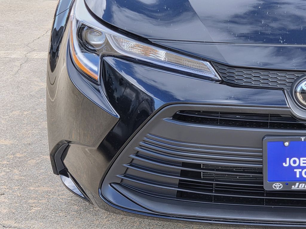 Used 2026 Midnight Black Metallic Toyota LE image 5