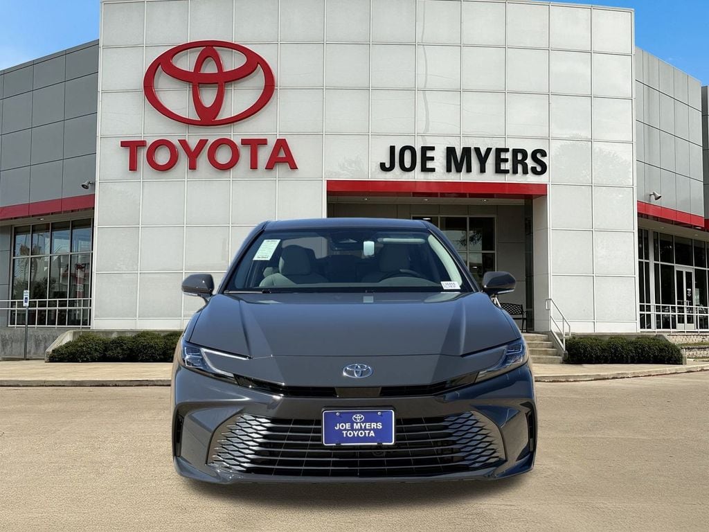 2026 Toyota Camry XLE - Photo 6