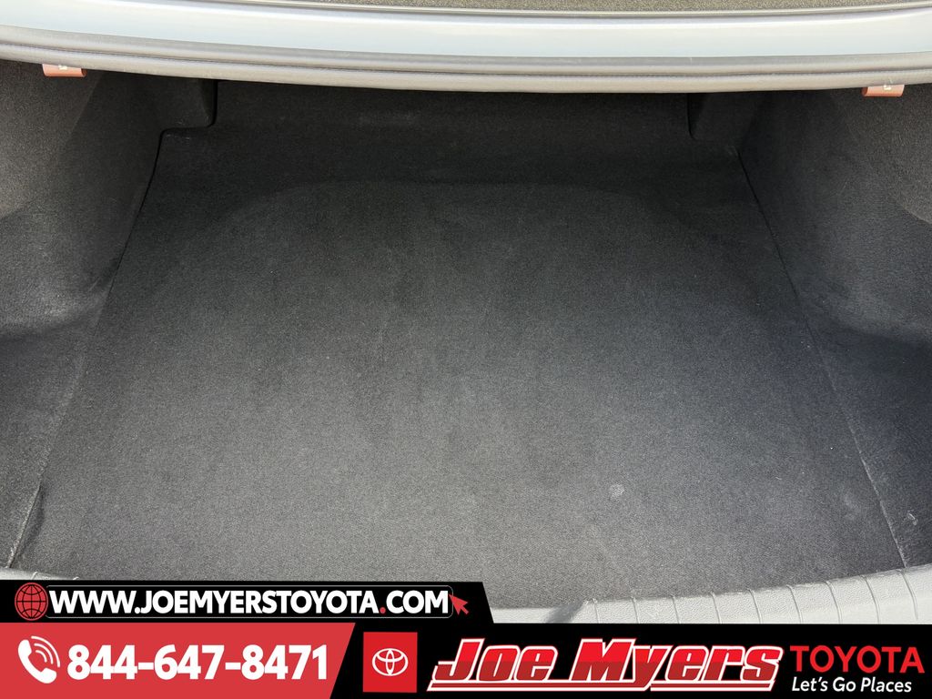 Used 2025 Aero Silver Hyundai SEL image 29