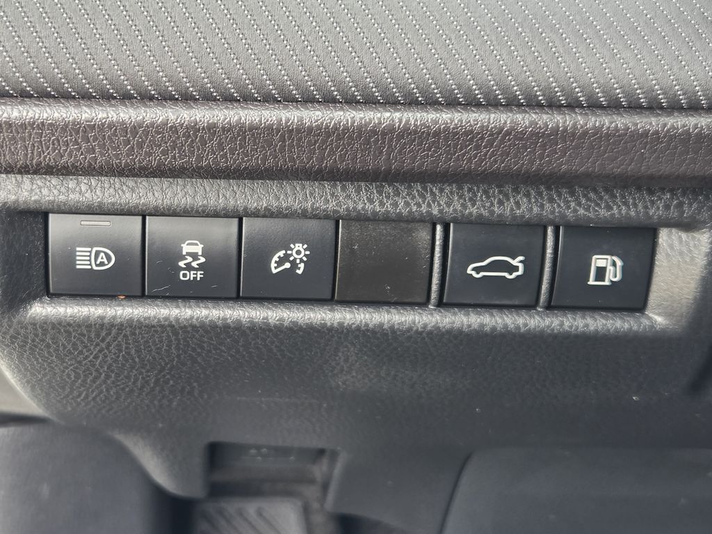 Used 2025 Ice Toyota SE image 25
