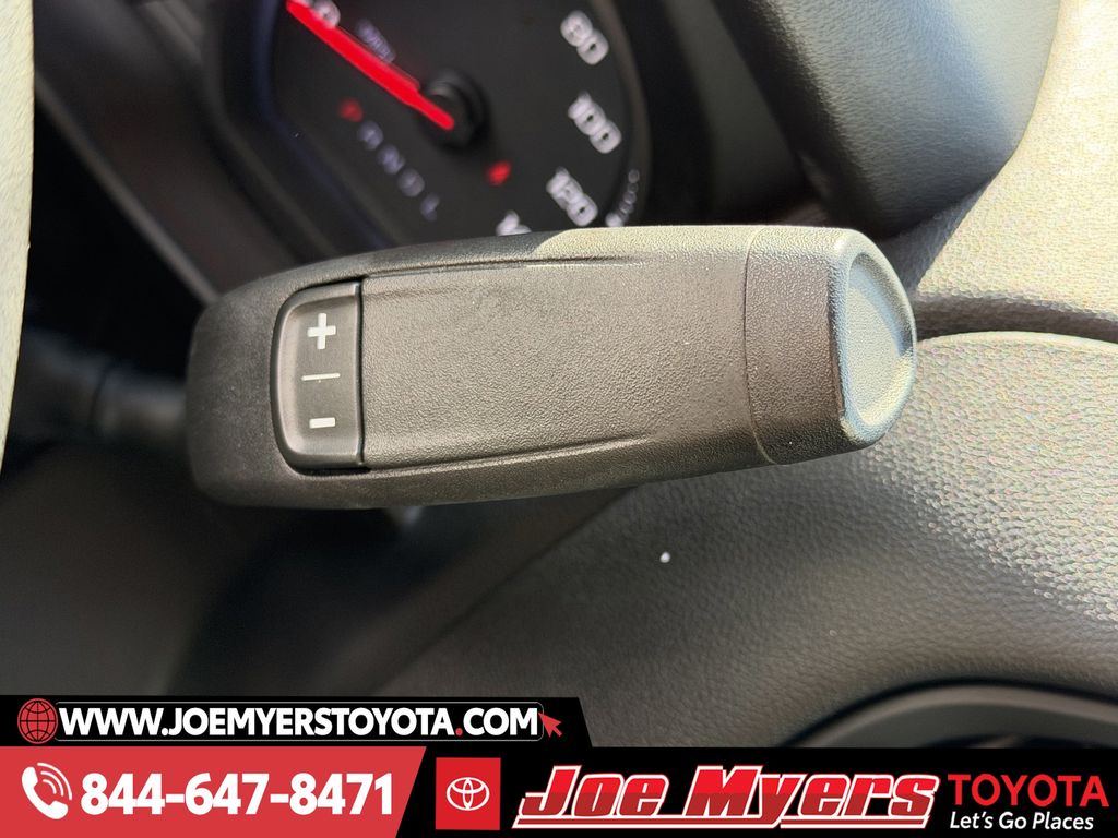 Used 2023 Summit White GMC Pro image 21