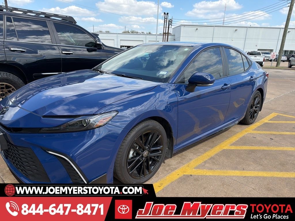 Used 2025 Toyota Camry SE Sedan