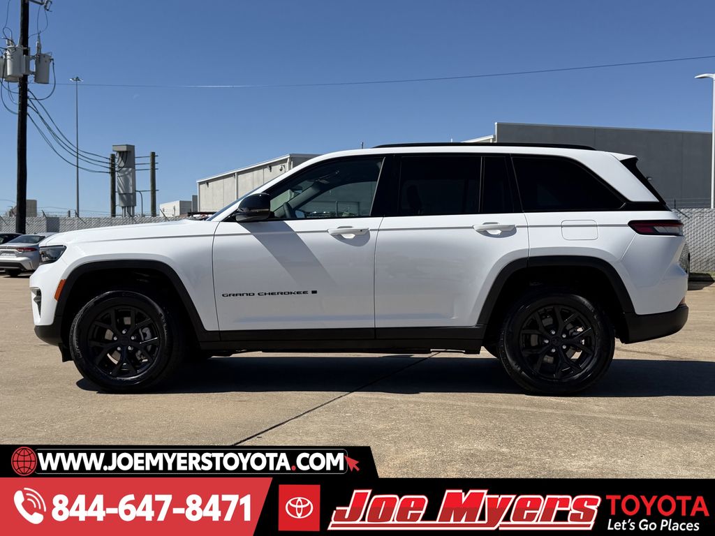 Used 2025 Bright White Clearcoat Jeep Altitude image 6