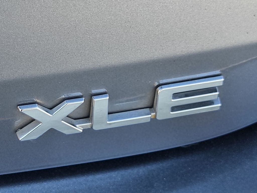 Used 2022 Moon Dust Toyota XLE image 11