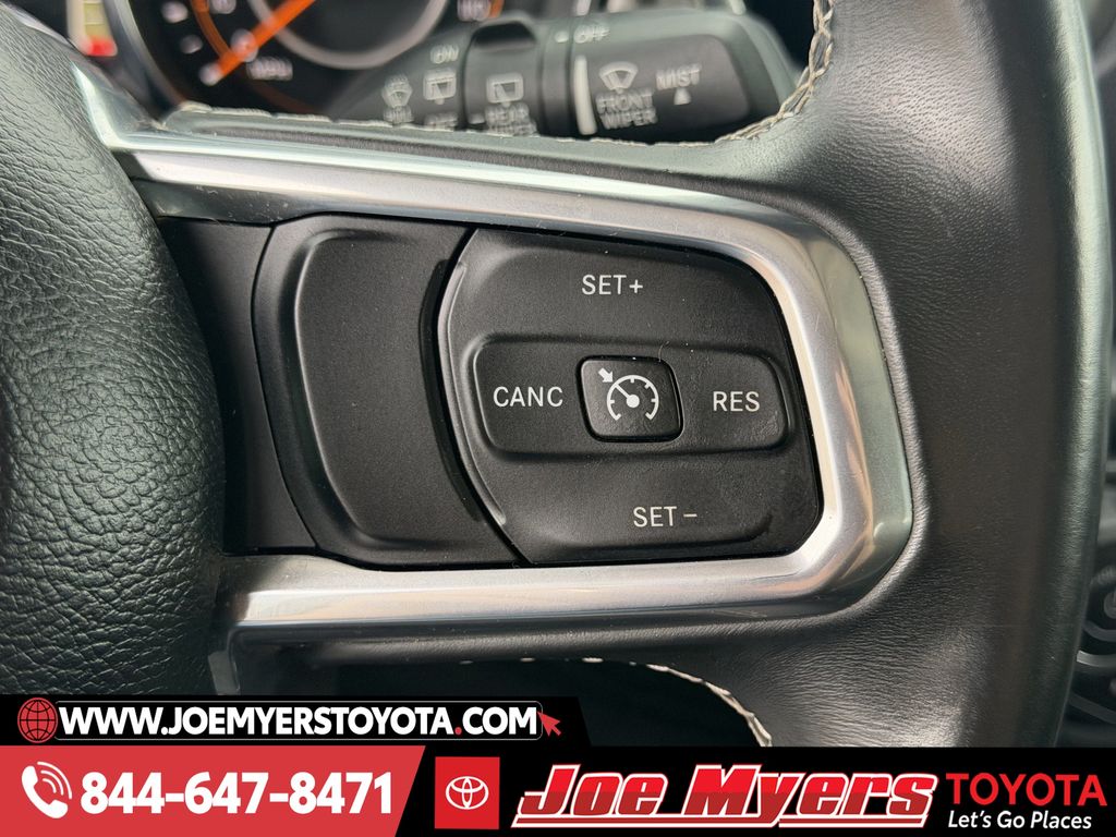 Used 2018 Bright White Clearcoat Jeep Unlimited Sahara image 22