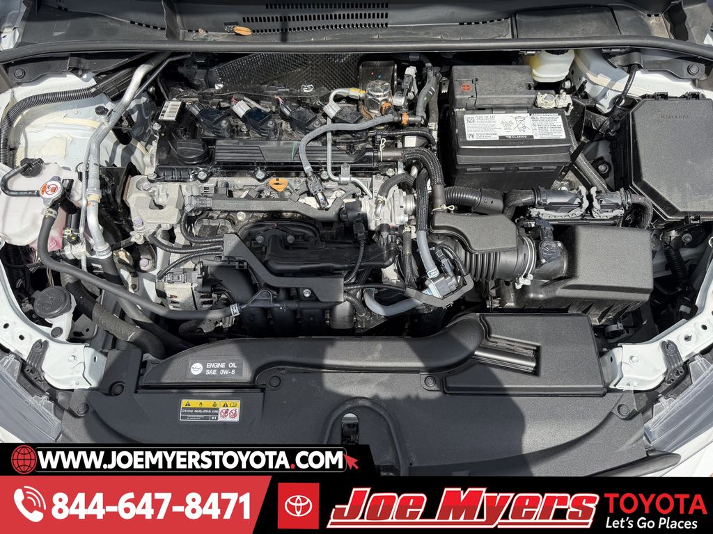 Used 2025 Ice Cap Toyota LE image 29