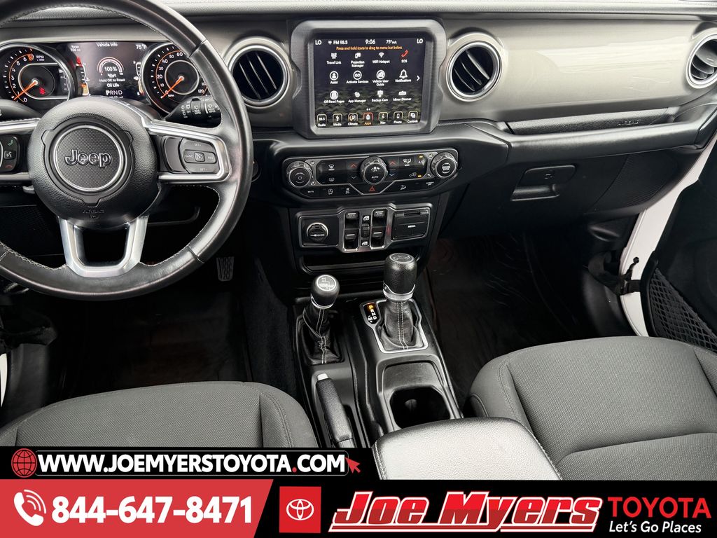 Used 2018 Bright White Clearcoat Jeep Unlimited Sahara image 16