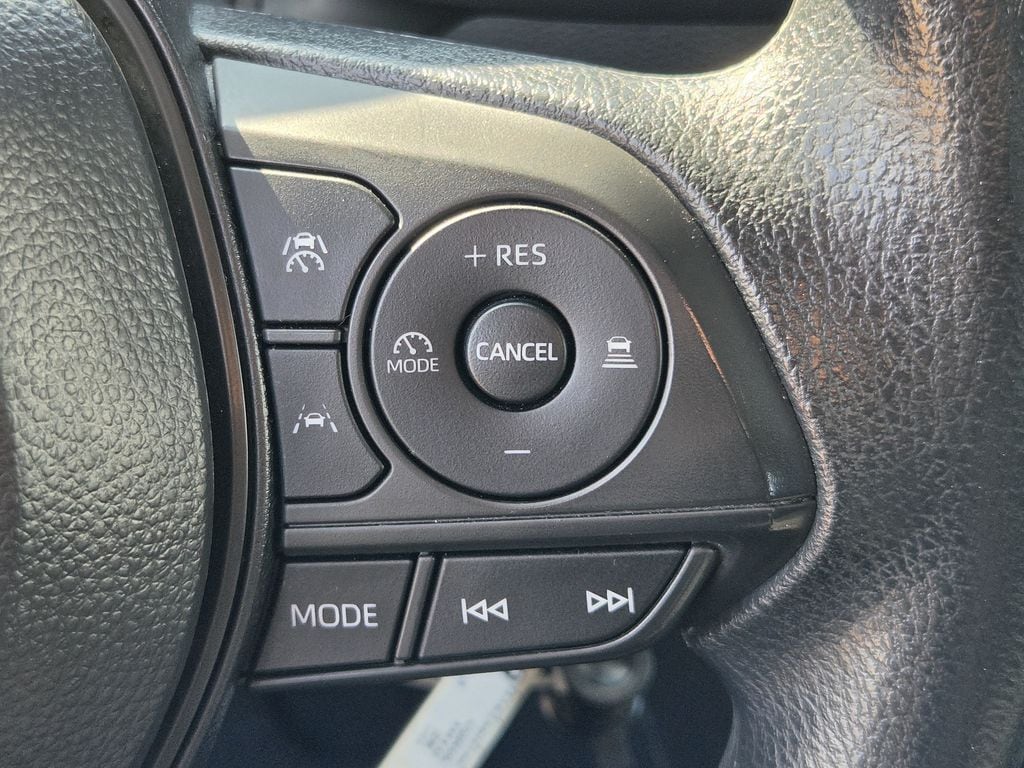 Used 2025 Ice Toyota LE image 22
