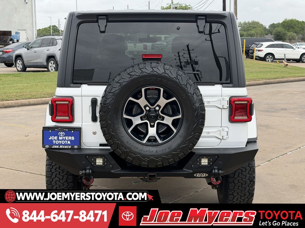 Used 2018 Bright White Clearcoat Jeep Unlimited Sahara image 8
