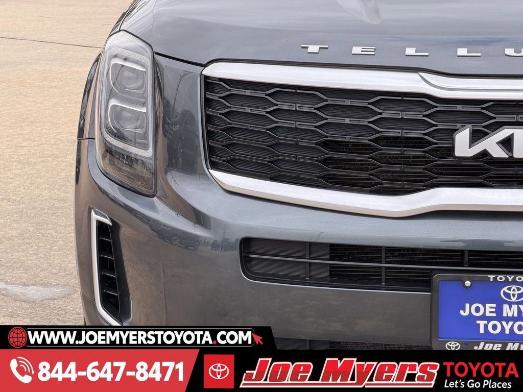 Used 2022 Gravity Gray Kia EX image 5