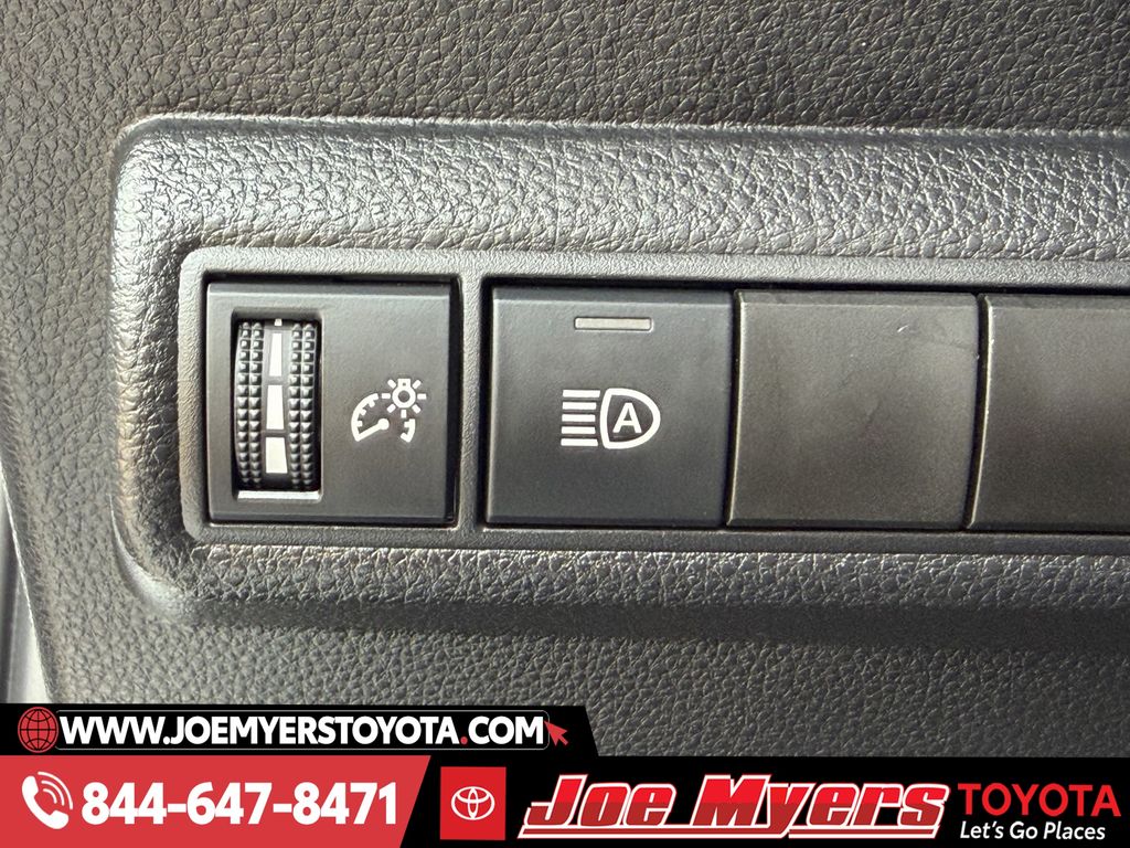 Used 2025 Ice Cap Toyota LE image 24