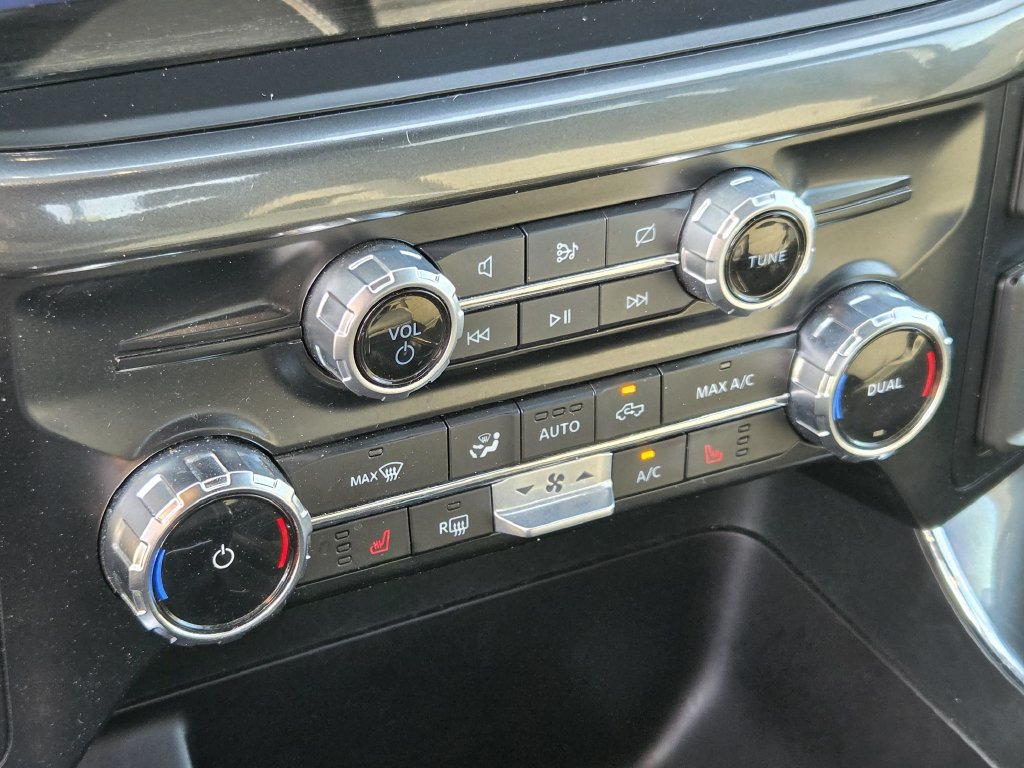 Used 2023 Iconic Silver Metallic Ford XLT image 19