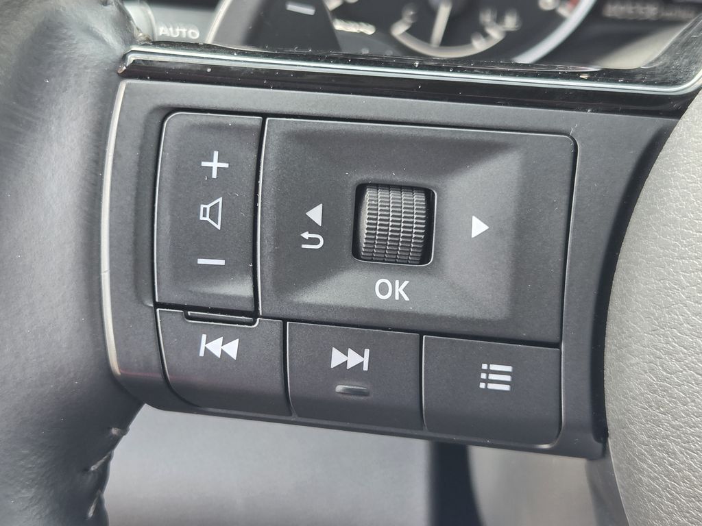 Used 2025 Super Black Nissan SL image 23