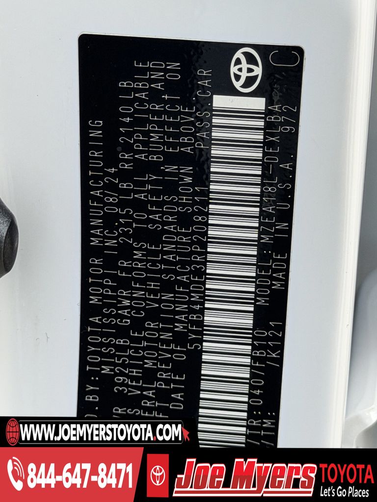 Used 2024 Ice Toyota LE image 30