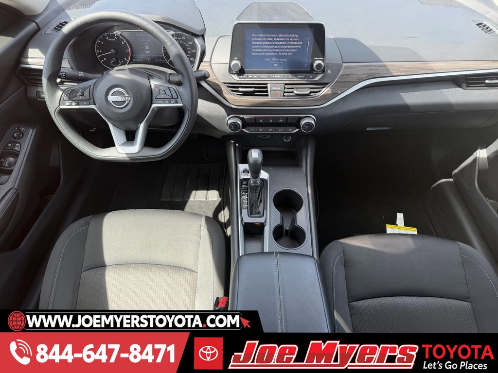 Used 2025 Gun Metallic Nissan 2.5 SV image 12