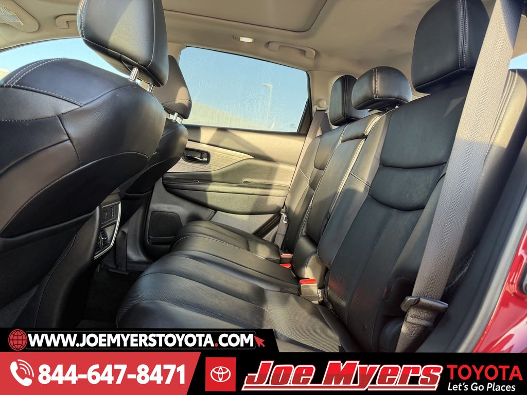 Used 2018 Cayenne Red Metallic Nissan Platinum image 30