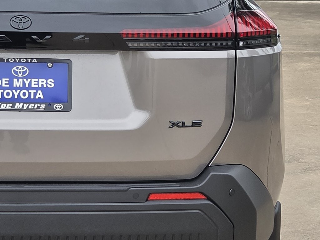 New 2026 Meteor Shower Toyota XLE Premium image 9
