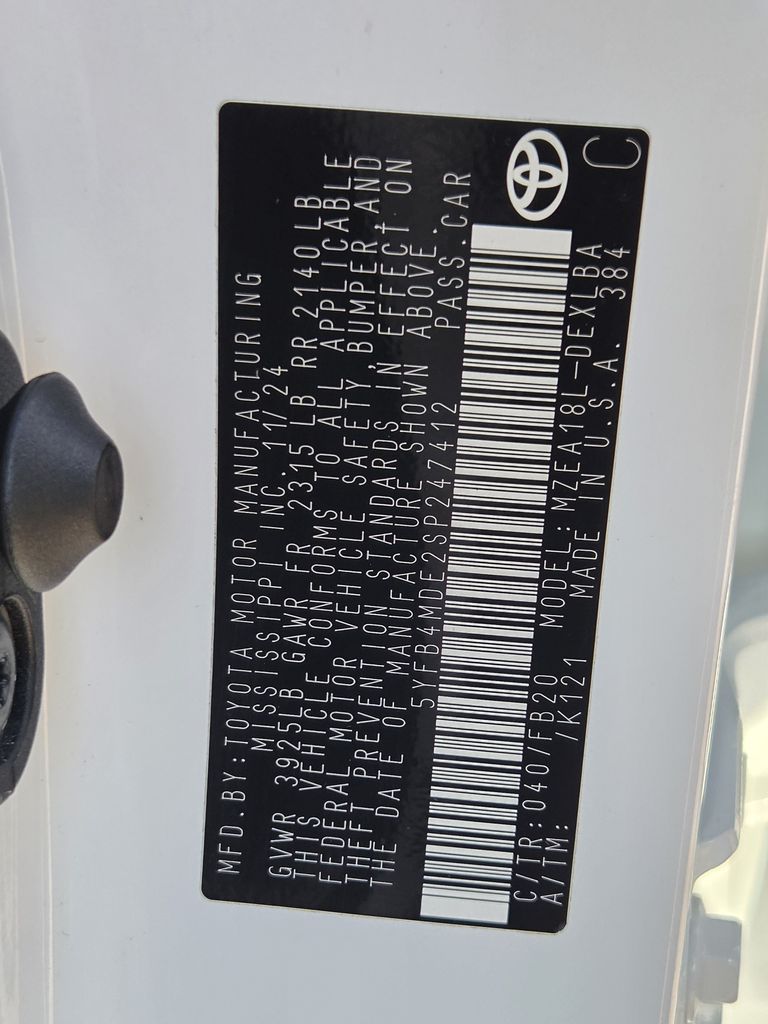 Used 2025 Ice Toyota LE image 30