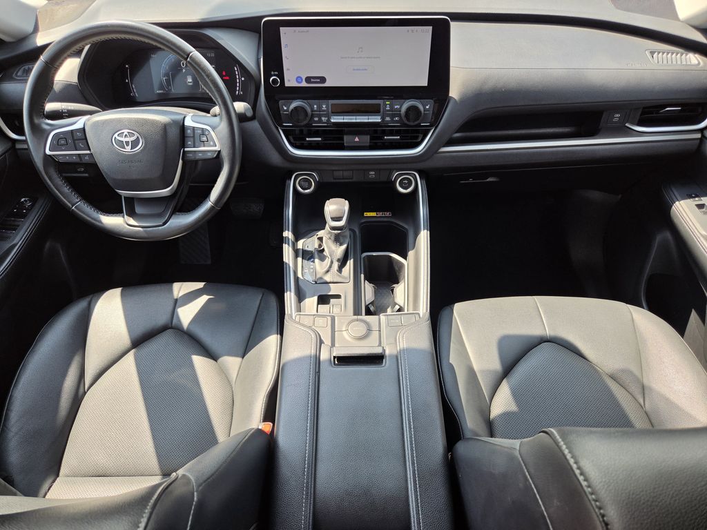 Used 2025 Midnight Black Metallic Toyota XLE image 13