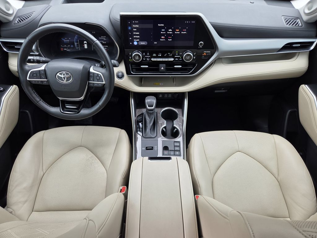 Used 2023 Moon Dust Toyota Platinum image 13