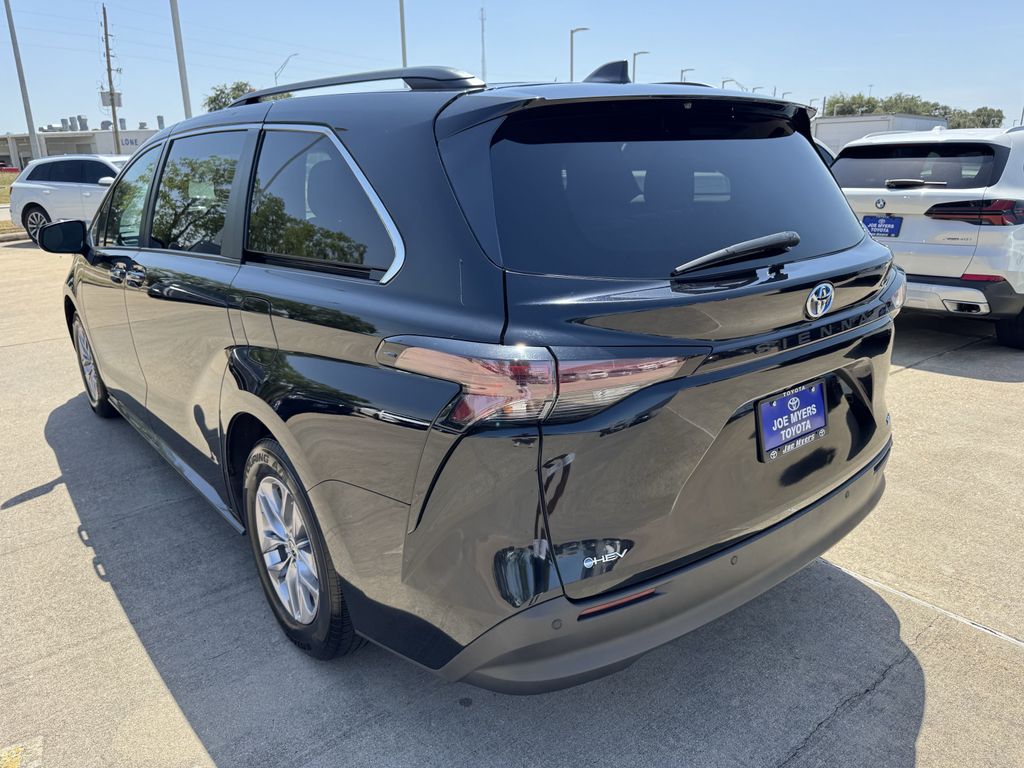 Used 2025 Midnight Black Metallic Toyota XLE image 5