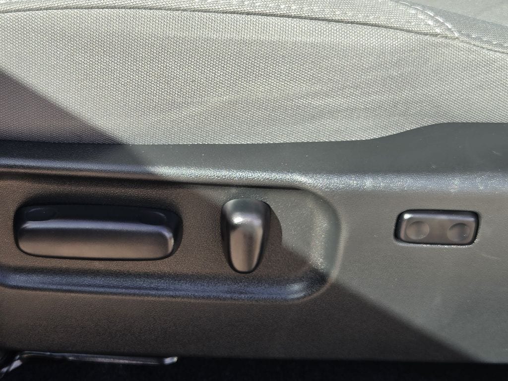 Used 2023 Ice Toyota SR5 image 27