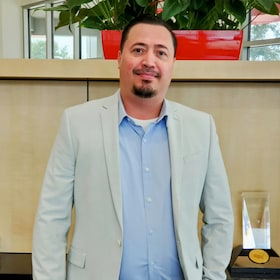 Staff member Carlos Mendoza from ID_4d1557026b29