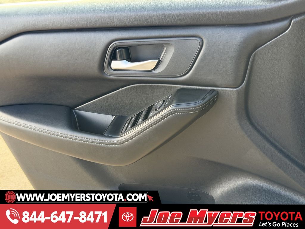 Used 2025 Super Black Nissan SV image 25